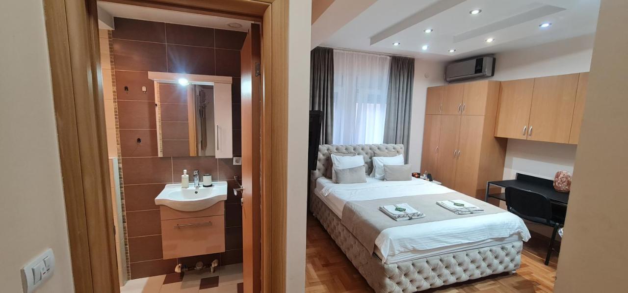 Design Apartment Business Lux 4 Star "Rio" Completely Business Lux Place In The City Center & Free Included Industry Optical Wifi & Netflix & Keyless Code Entry & Full Smart App & Kitchen & Washing Machine & Wide Terrace & Secure 2 Parking Place ชูปริยา ภายนอก รูปภาพ