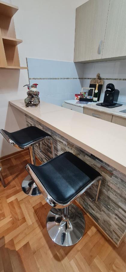 Design Apartment Business Lux 4 Star "Rio" Completely Business Lux Place In The City Center & Free Included Industry Optical Wifi & Netflix & Keyless Code Entry & Full Smart App & Kitchen & Washing Machine & Wide Terrace & Secure 2 Parking Place ชูปริยา ภายนอก รูปภาพ