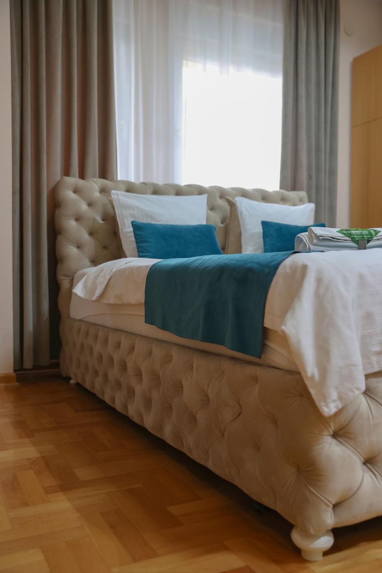 Design Apartment Business Lux 4 Star "Rio" Completely Business Lux Place In The City Center & Free Included Industry Optical Wifi & Netflix & Keyless Code Entry & Full Smart App & Kitchen & Washing Machine & Wide Terrace & Secure 2 Parking Place ชูปริยา ภายนอก รูปภาพ